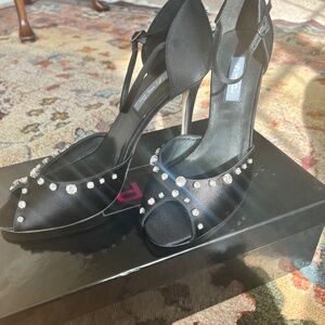 Gorgeous SJP pumps. New on box. Never worn outside of carpeted home.